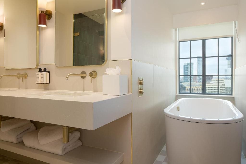 Signature Suite room - Image 3