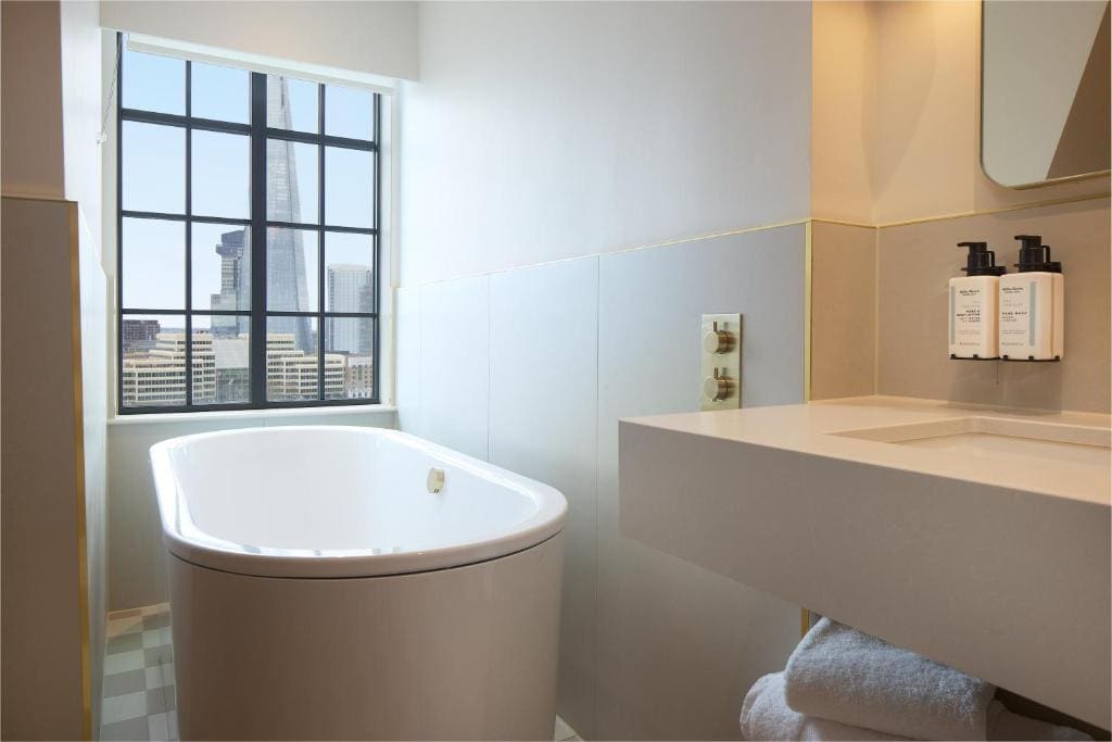 Signature Suite room - Image 1
