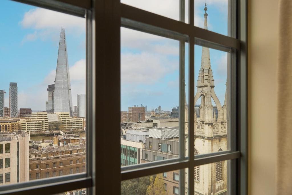 Queen Room with View room - Image 1