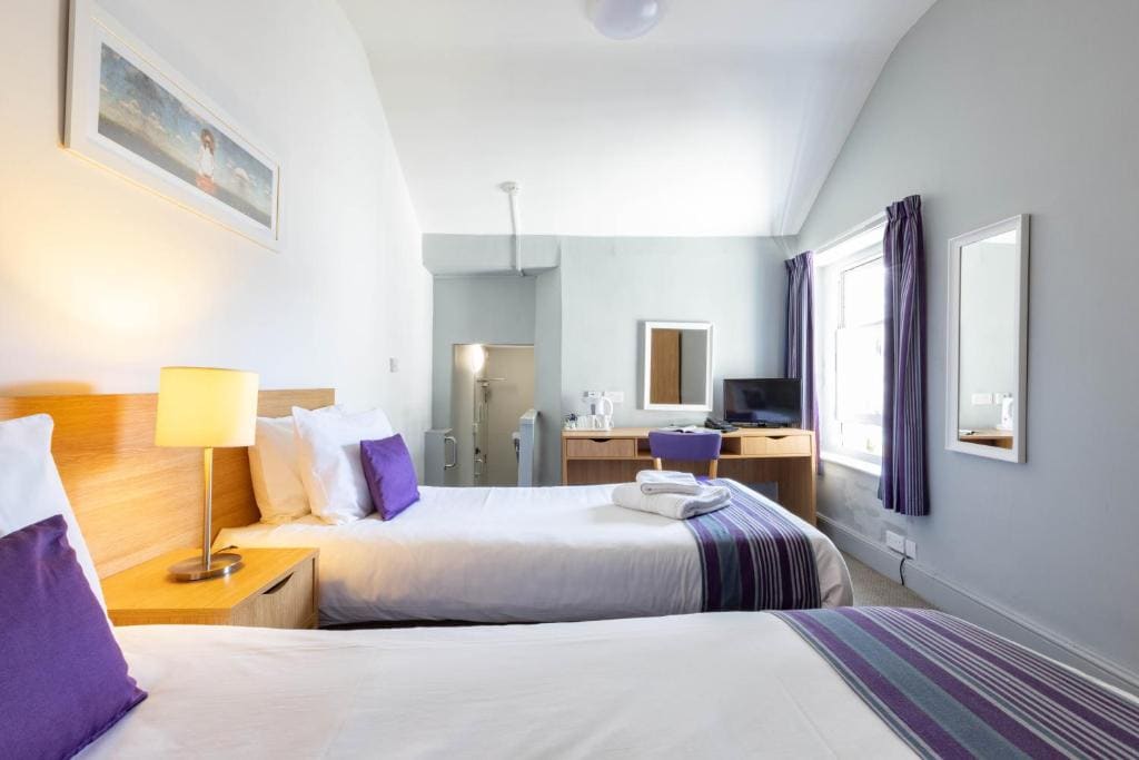 Family Room room - Image 1