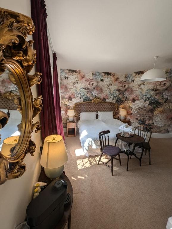 Deluxe King Room room - Image 1