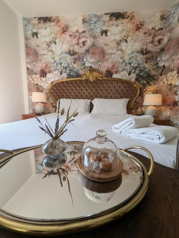 Deluxe King Room room - Image 2