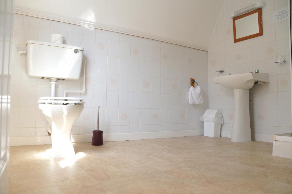 Deluxe Quadruple Room room - Image 1