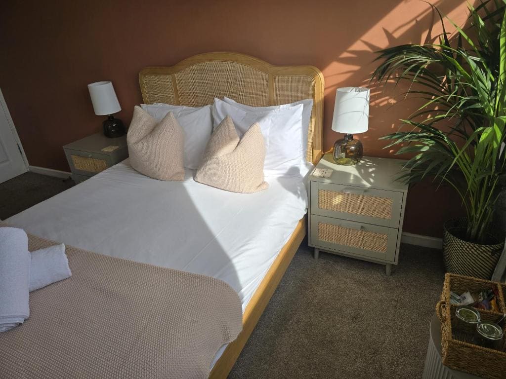 Double Room with Private Bathroom room - Image 2