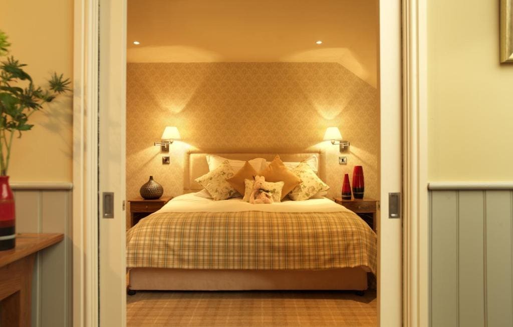 Main House Suite room - Image 3
