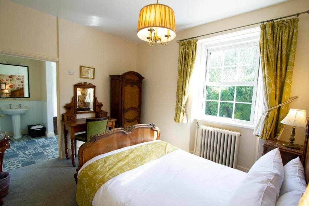 Small Double Room room - Image 2