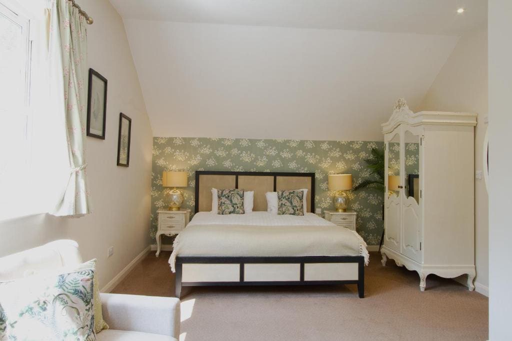 Superior Double Room room - Image 2