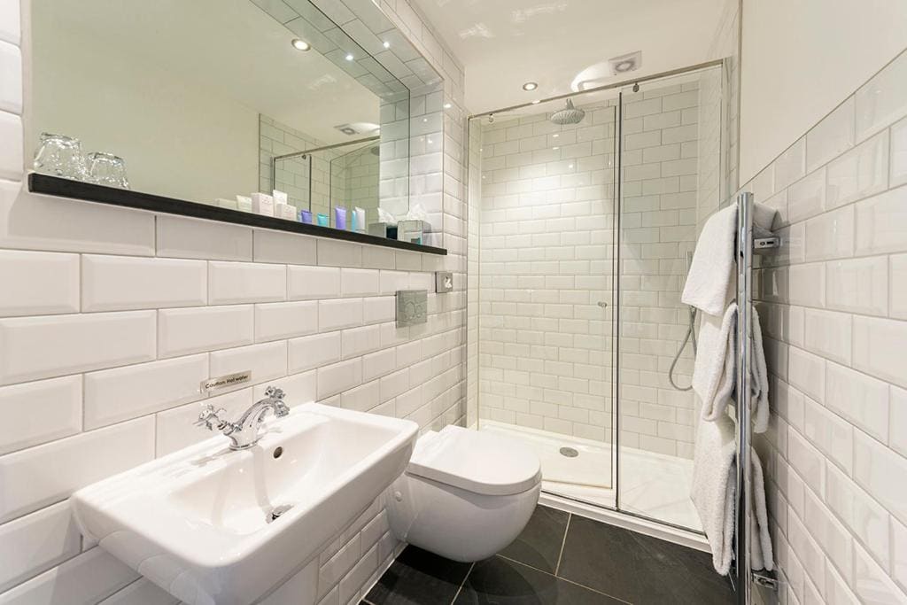 Standard Double or Twin Room room - Image 1