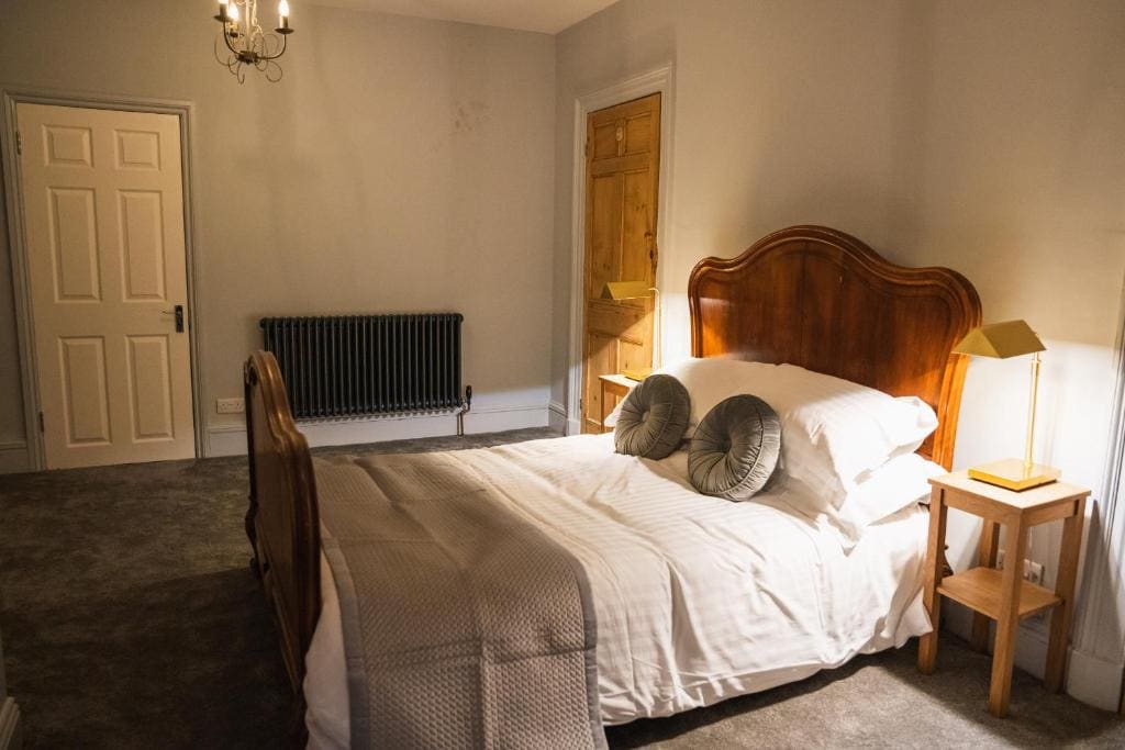 Double Room with Private Bathroom room - Image 1