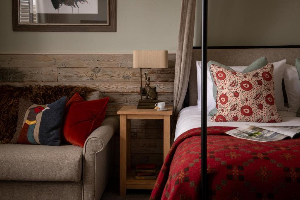 Four Poster Signature Room room - Image 2