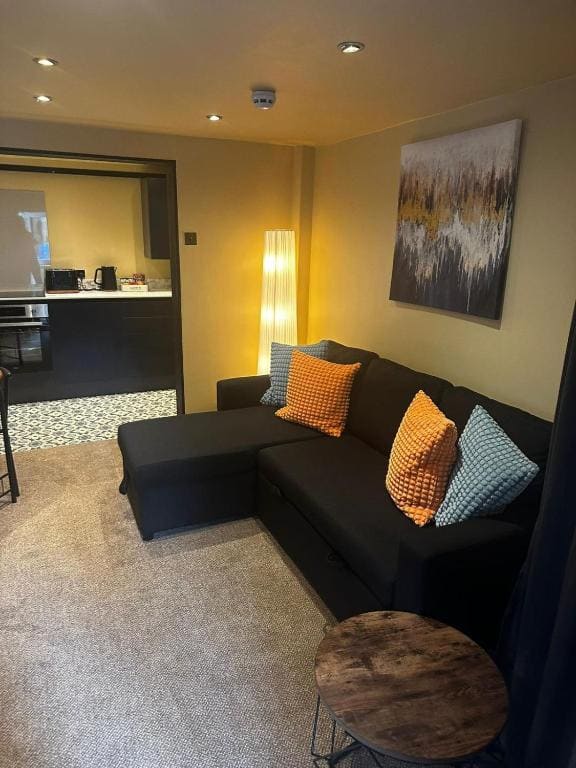 Apartment room - Image 1