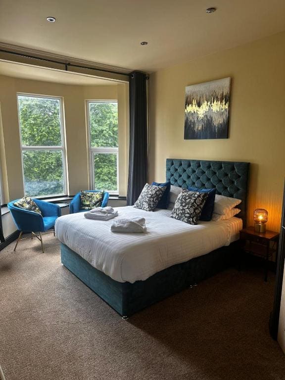 Deluxe King Room room - Image 1