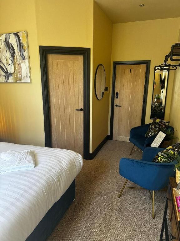 Deluxe King Room room - Image 3
