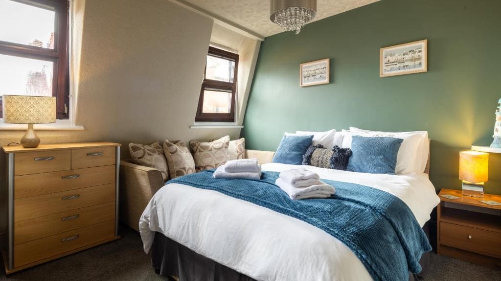 Double Room with Private Bathroom room - Image 3
