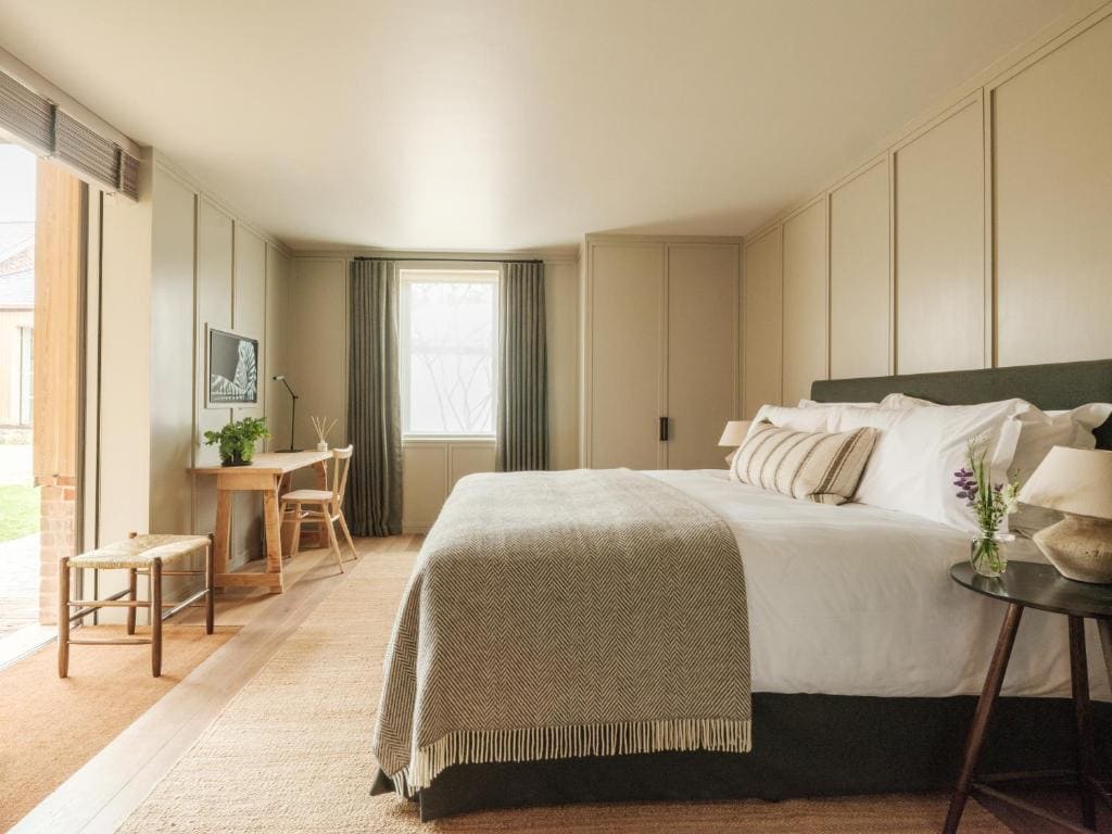Double Room with Private Bathroom room - Image 3
