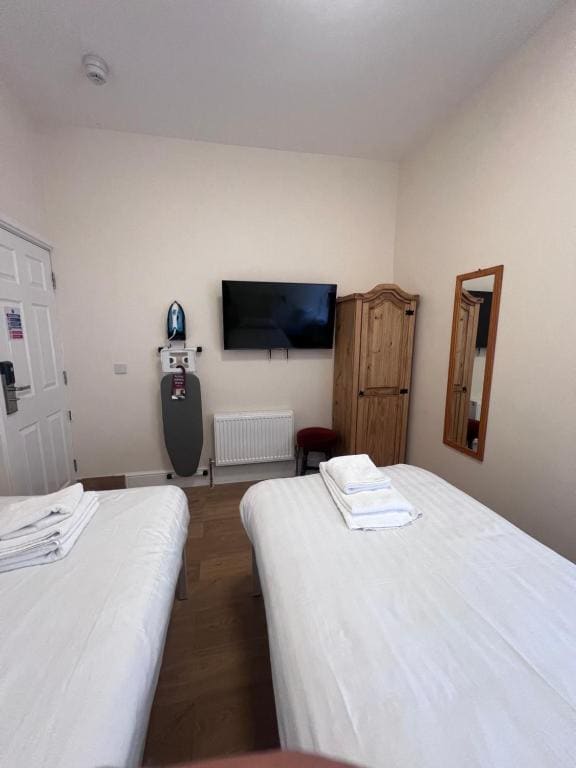 Standard Twin Room- First Floor room - Image 2