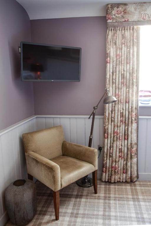 Deluxe Family Room room - Image 3