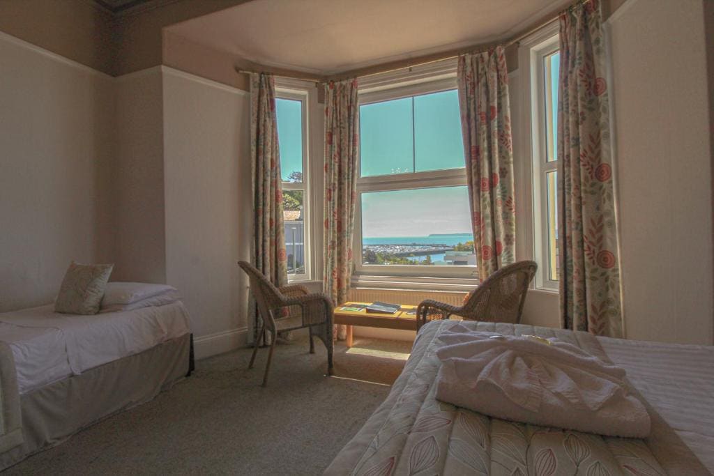 Triple Room (3 Adults or 2 Adults + 1 Child) room - Image 2