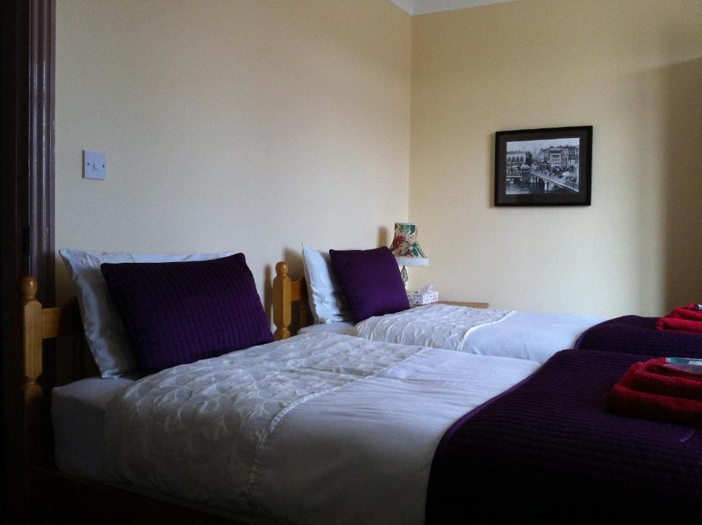Room room - Image 2