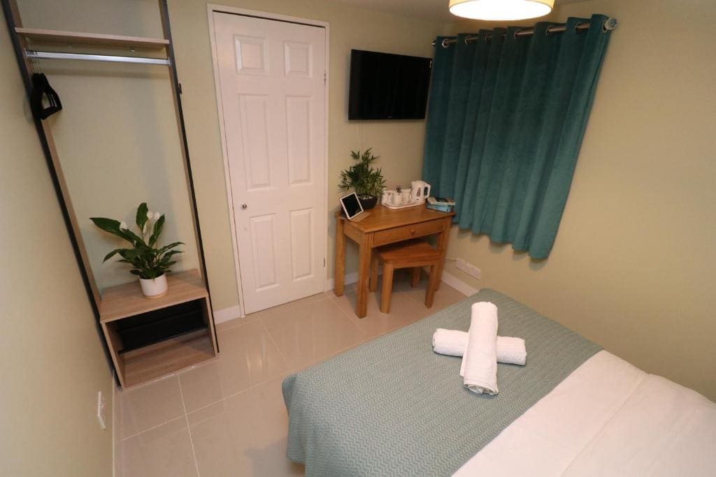 Double Room with Private Bathroom room - Image 2