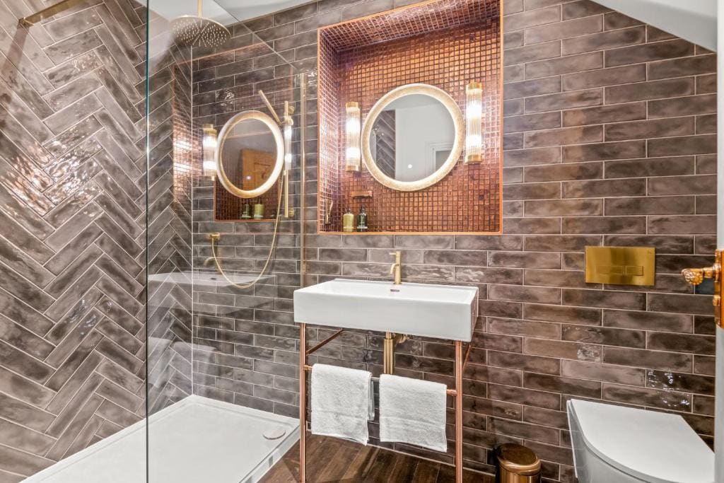 Superior Deluxe Double or Twin Room room - Image 3