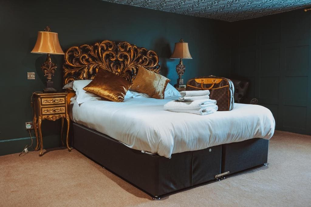 Deluxe King Room room - Image 1