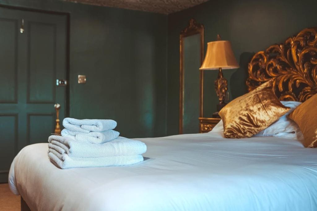 Deluxe King Room room - Image 2