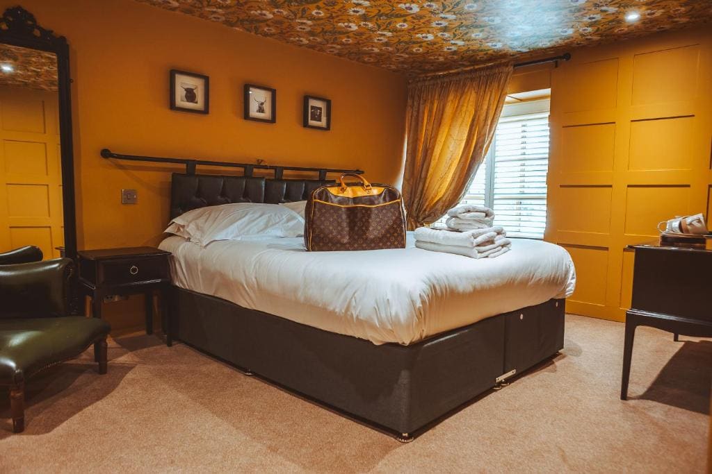 Deluxe Double or Twin Room room - Image 2