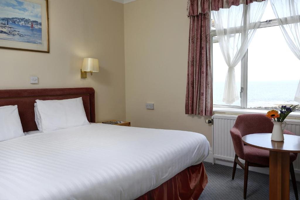 Double Room with Sea View room - Image 3