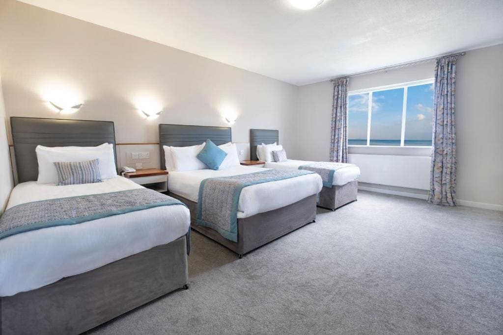 Family Room with Sea View room - Image 2