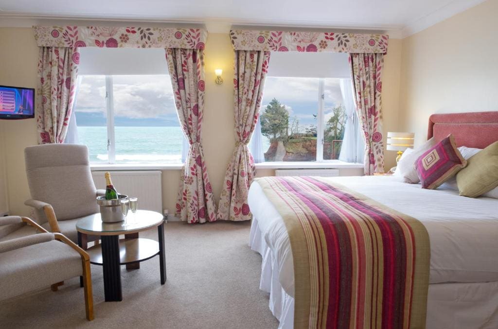 Superior Double Room with Sea View room - Image 2