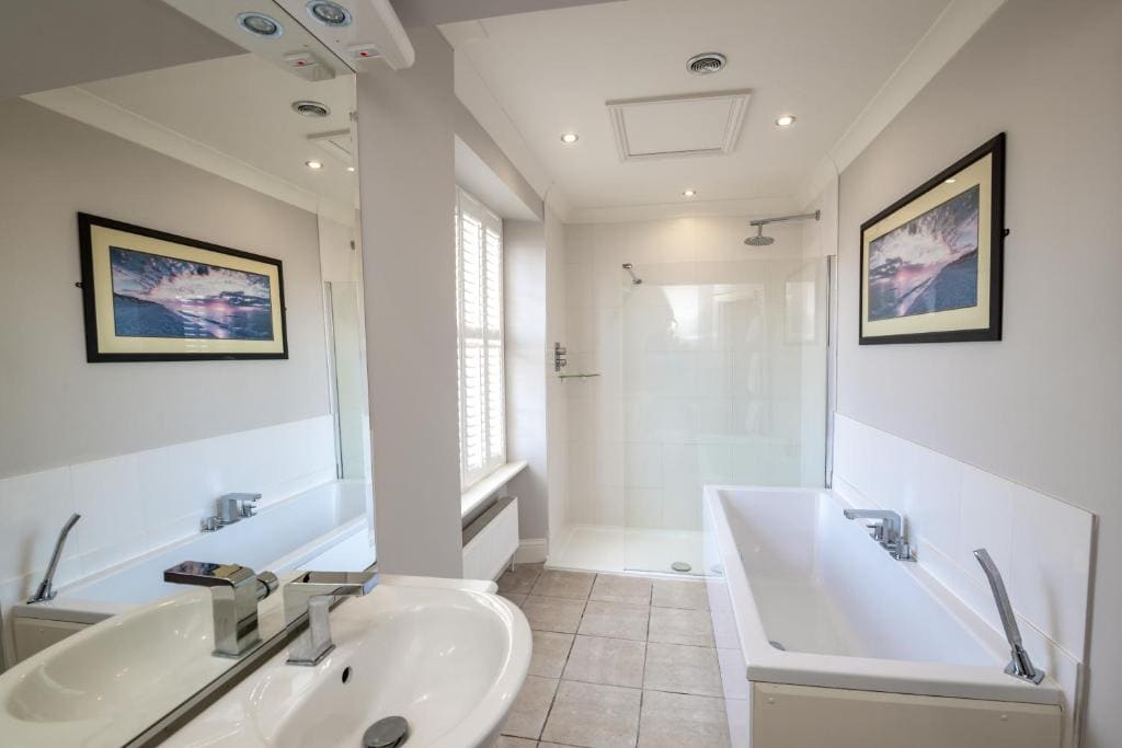 Superior Suite room - Image 1