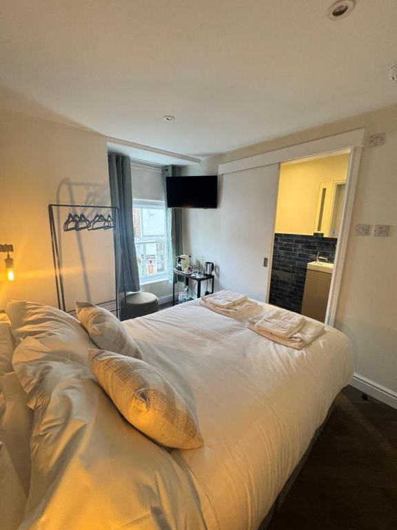 Superior King Room room - Image 1