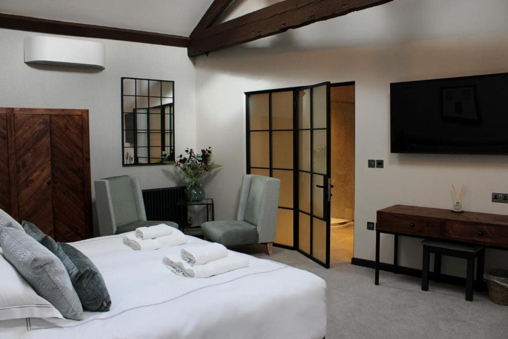Deluxe Double or Twin Room room - Image 3