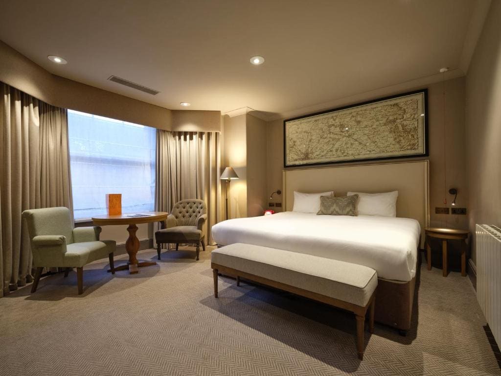Double Room - Mobility Access with Roll-in Shower room - Image 2
