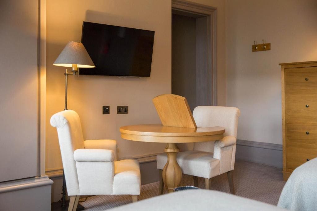 Standard Twin Room room - Image 2