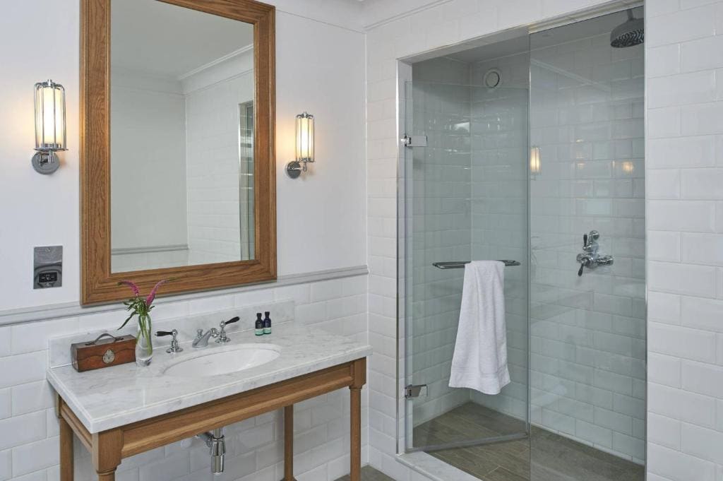Superior King Room room - Image 3