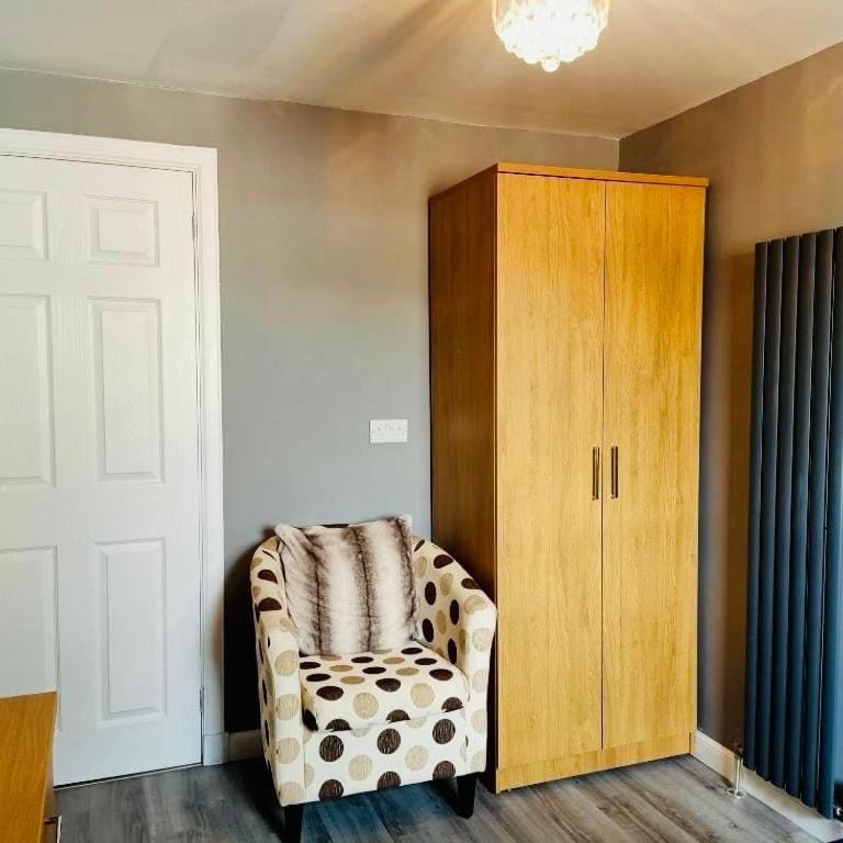 Single Room with Shared Shower and Toilet room - Image 1