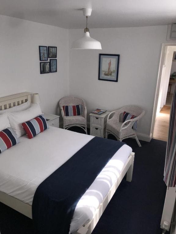 Double Room with Private Bathroom room - Image 1