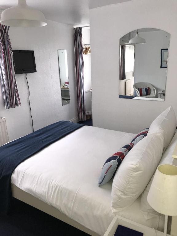Double Room with Private Bathroom room - Image 2