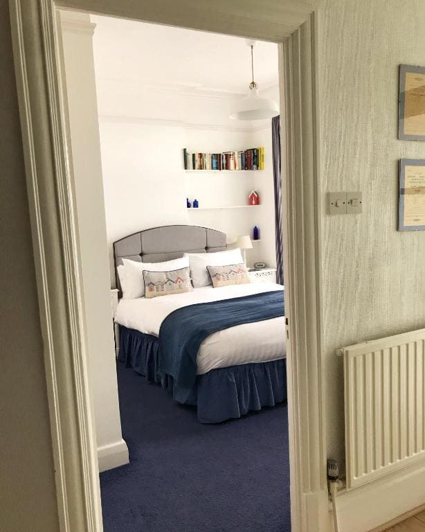 King Suite with Sea View room - Image 2