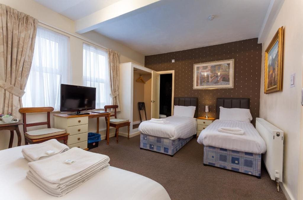 Superior Twin Room room - Image 1