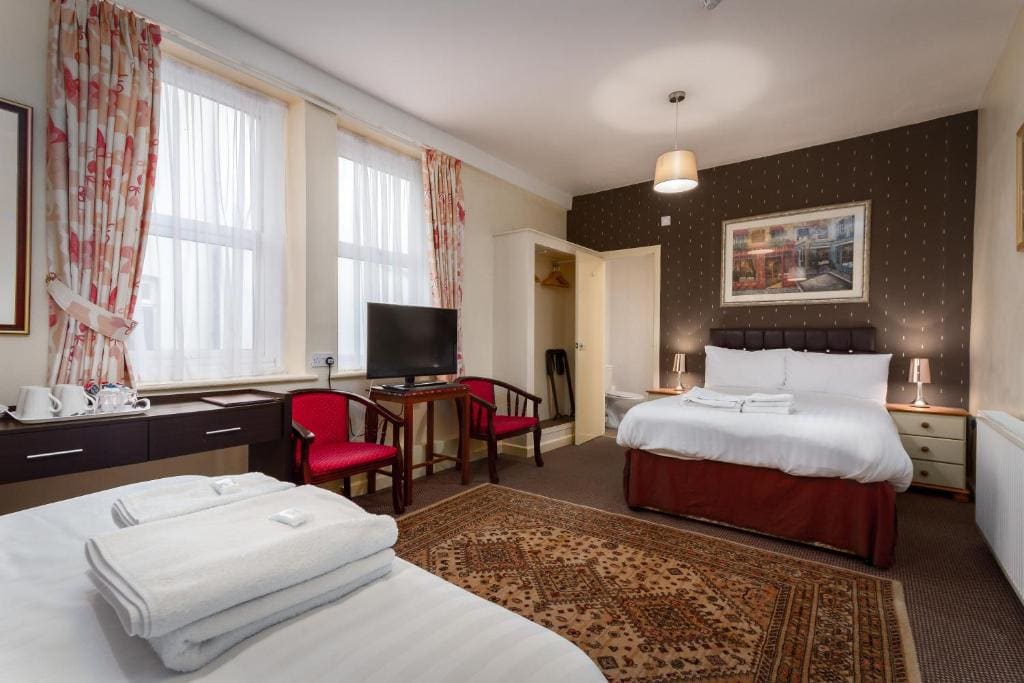 Superior Twin Room room - Image 2