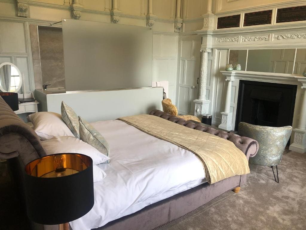Deluxe King Room room - Image 3