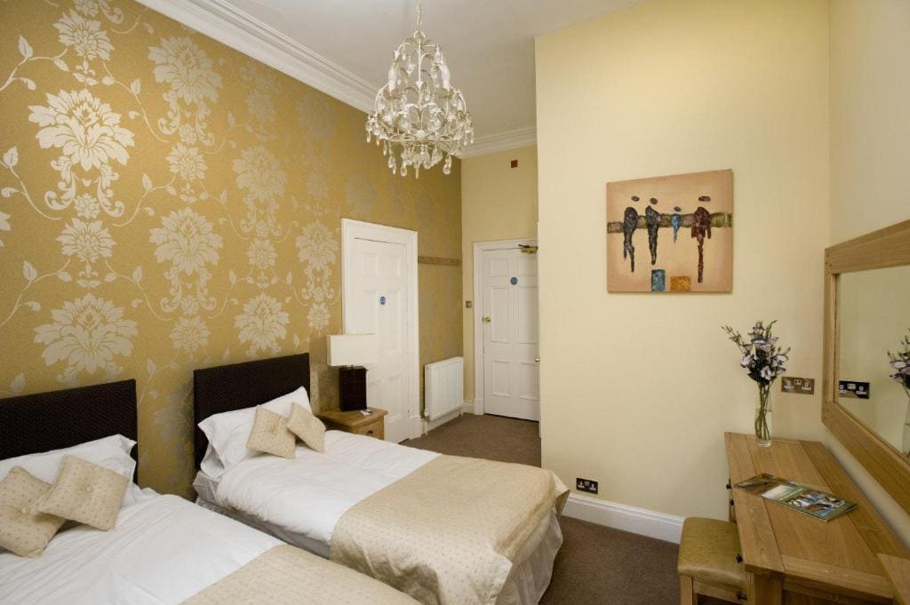 Luxury Twin Room room - Image 3