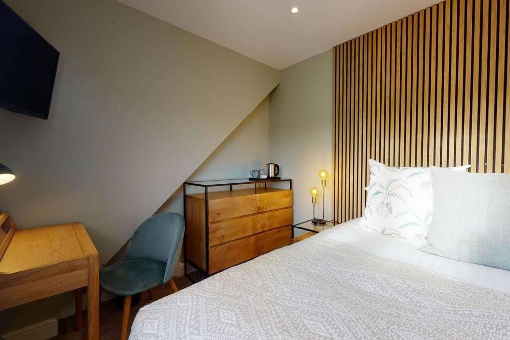 Room room - Image 3