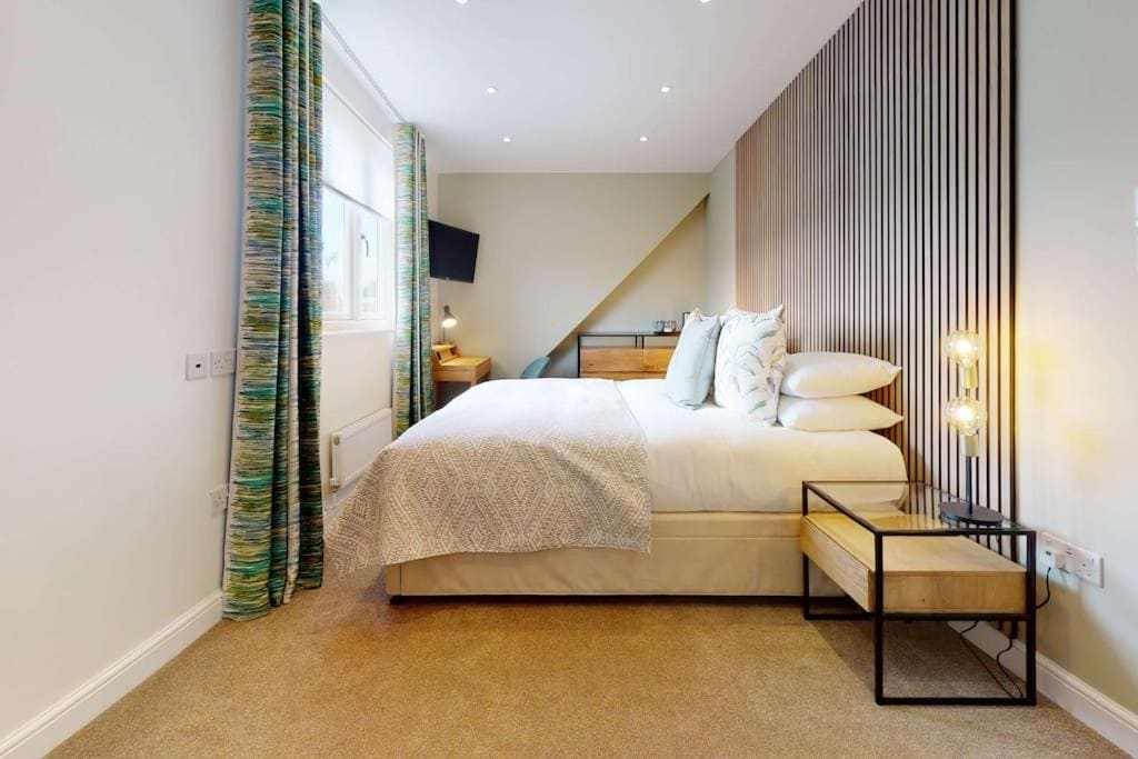 Room room - Image 2
