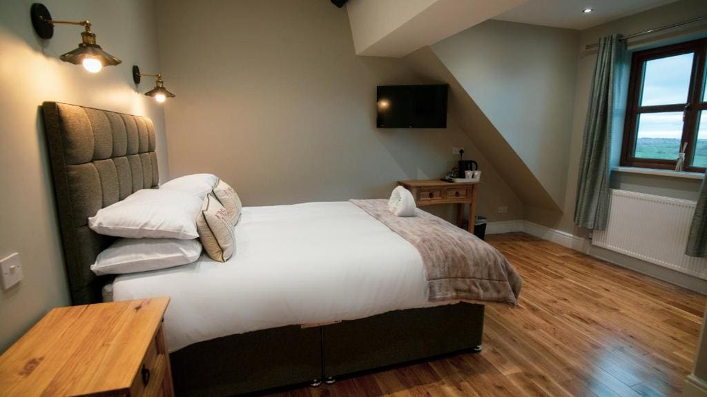 Deluxe Double Room with Bath room - Image 1