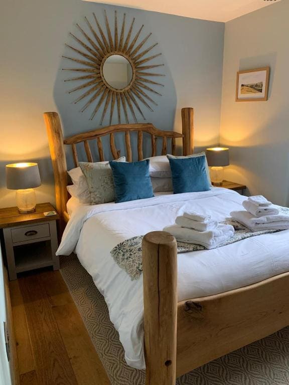 Deluxe Junior Suite room - Image 2