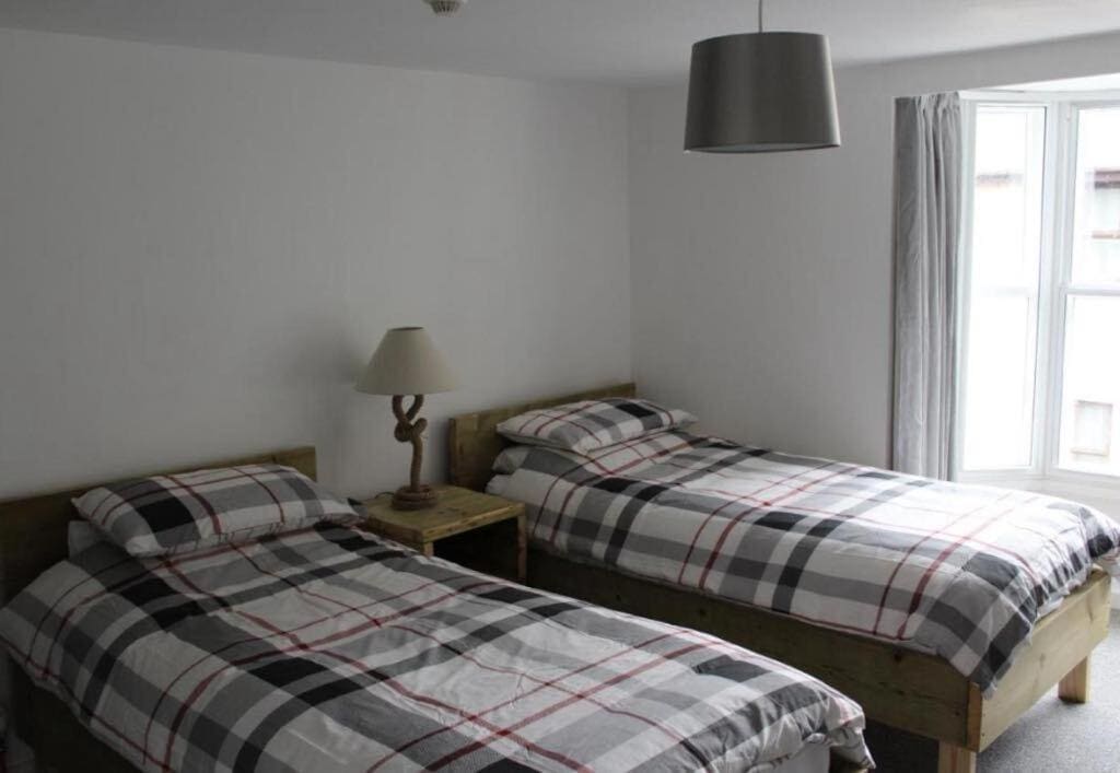 Twin Room with Private Bathroom room - Image 2